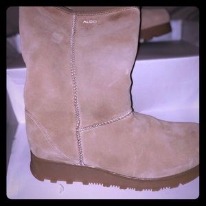 Aldo suede boots Sz 41 in color wheat